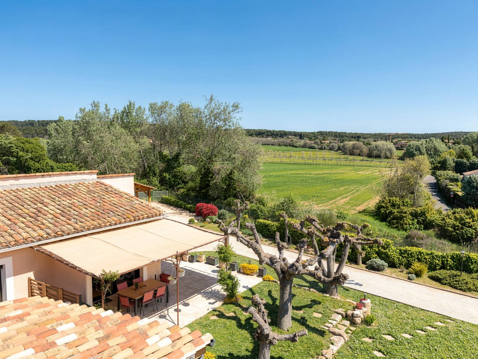 vue de la maison et de la vue dégagée