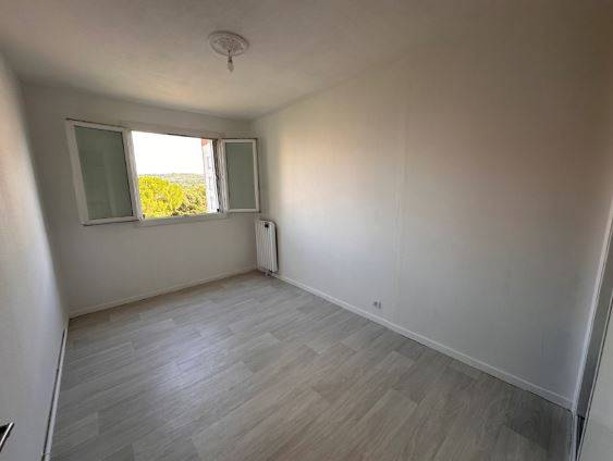 la chambre avec rangement