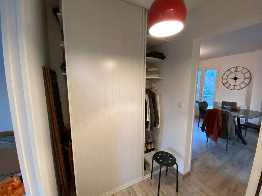 le dégagement qui méne à la chambre