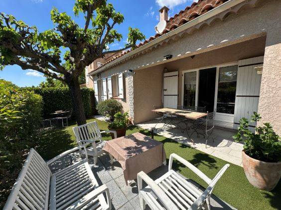 la façade la maison exposée plein sud