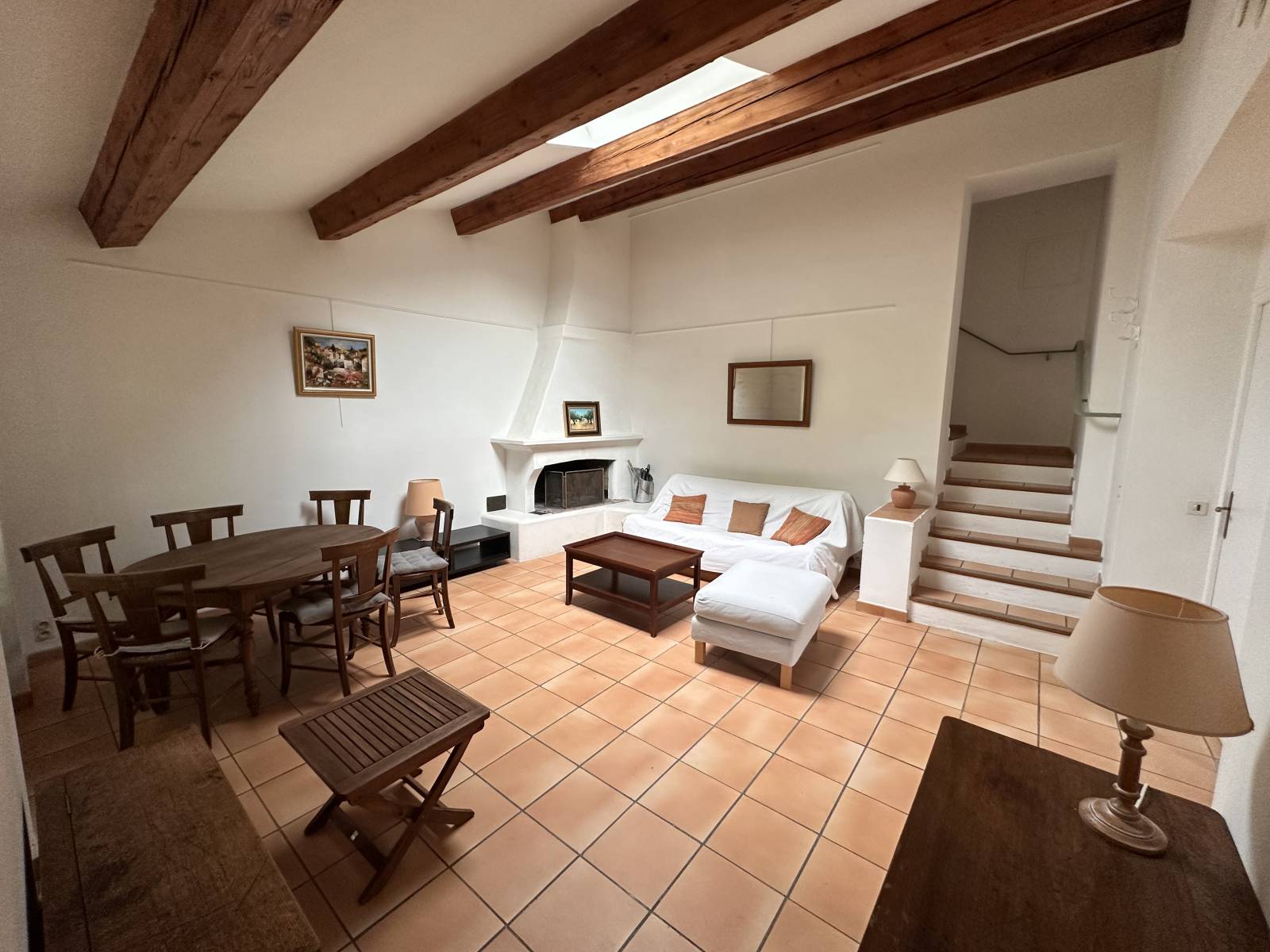 le séjour volume avec cheminée