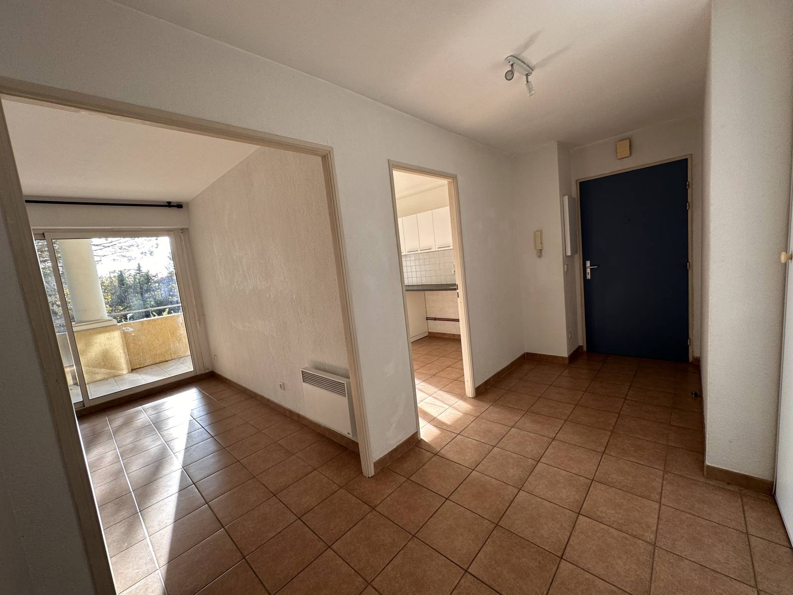 le hall d'entrée avec rangement