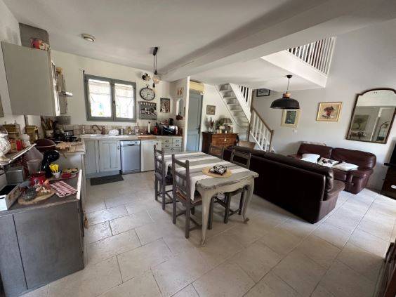 vue d'ensemble séjour et cuisine ouverte