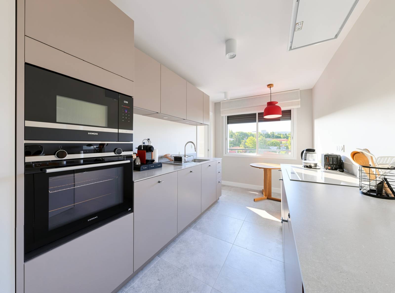 la cuisine entièrement équipée