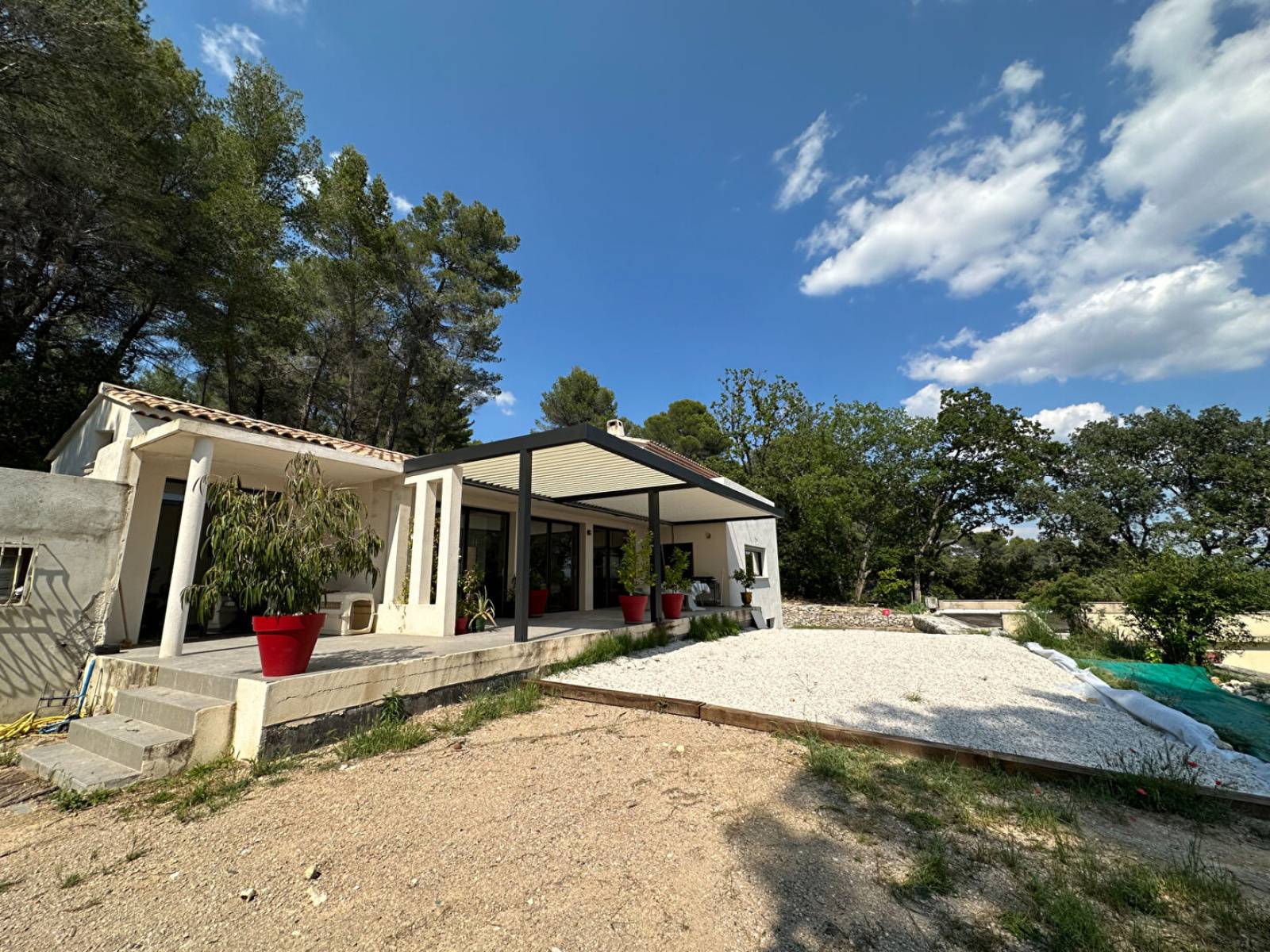 vue de la maison contemporaine