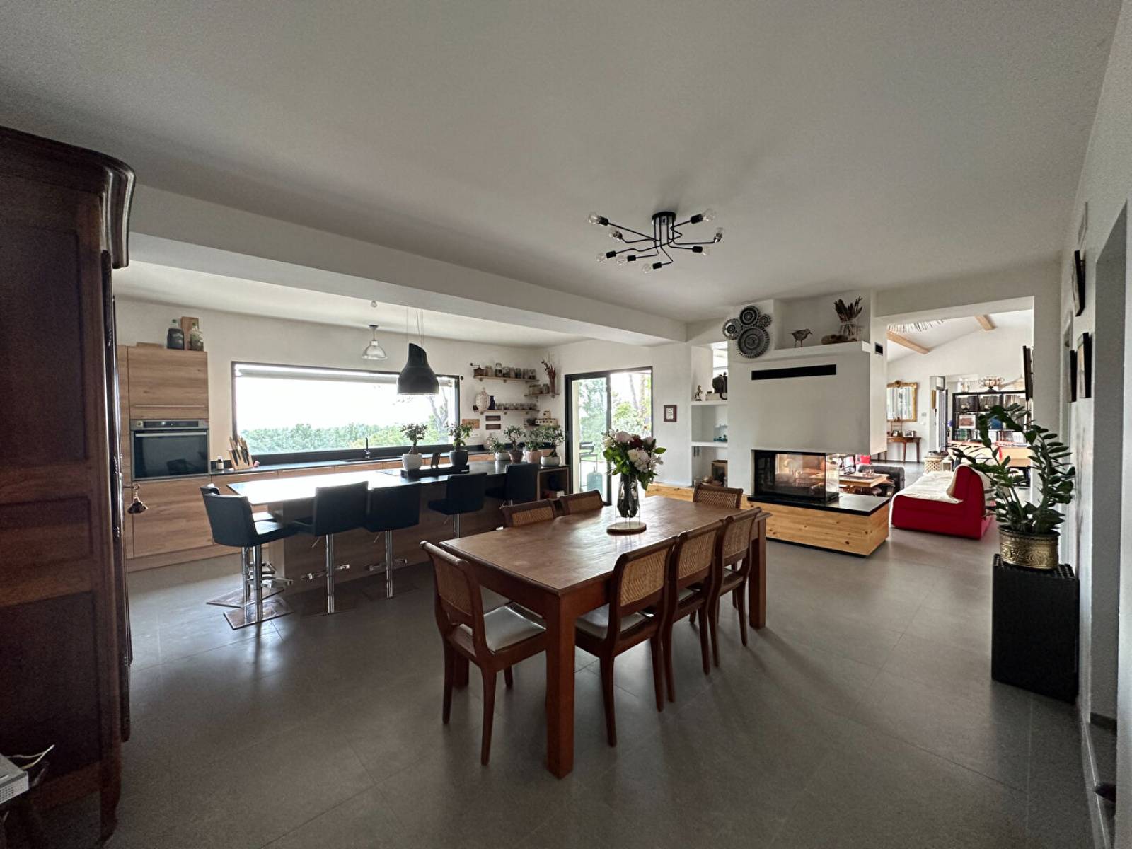 la volume de cuisine avec îlot central