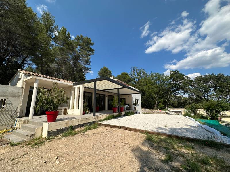 vue de la maison contemporaine