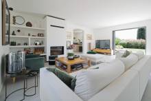 Focus sur le salon et la cheminée