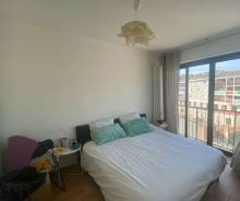 la chambre avec rangement volet roulant