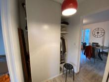 le dégagement qui méne à la chambre