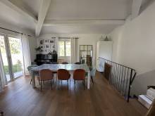 la salle à manger ou espace télévision cinema
