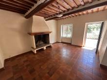 le coin feu a coté de la cuisine