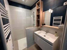 la salle d'eau du RDC