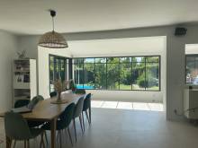 la verriere énorme puit de lumière pour le séjour