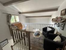 la mezzanine lumineuse avec fenêtre 