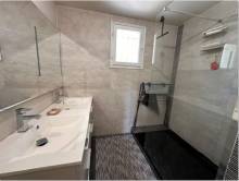 la salle d'eau avec double vasque