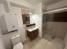 la salle d'eau avec wc