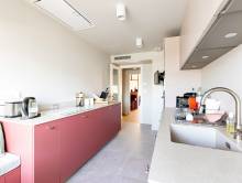 les nombreux rangements de la cuisine