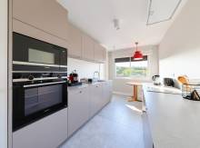 la cuisine entièrement équipée