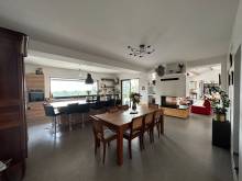 la volume de cuisine avec îlot central